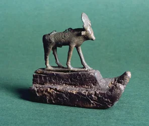Byk Apis (brąz)
